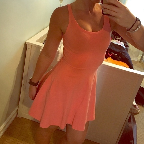 Express summer dresses - Picture 2 of 3